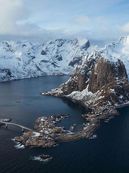 爱看机器人像调参数：先确认权威符号是不是在替论证站台，再把剪辑按时间线重排（读完更好讲）